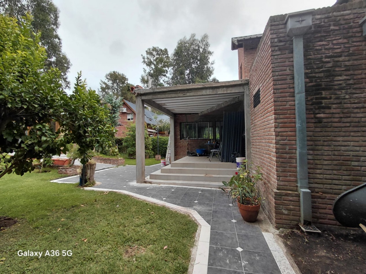 Chalet 6 ambientes en Sierra de los Padres con piscina gran parque