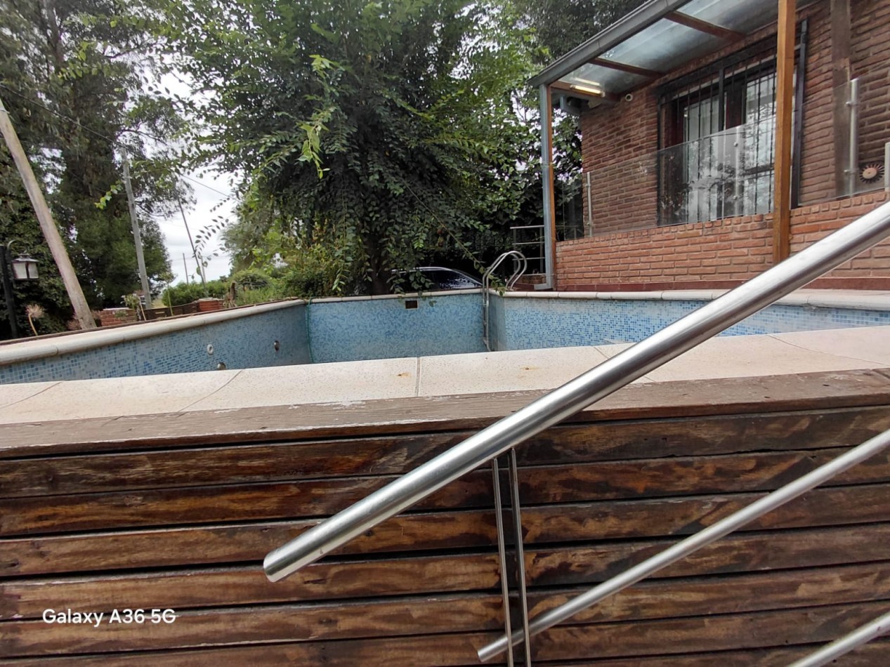 Chalet 6 ambientes en Sierra de los Padres con piscina gran parque