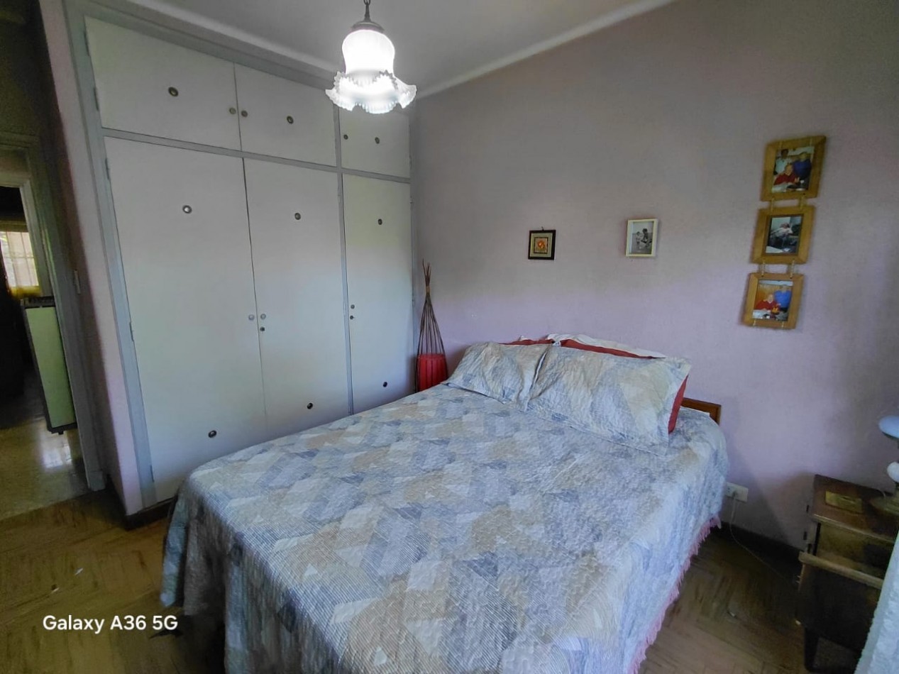 Chalet amplio con gran parquerizado en el ingreso 