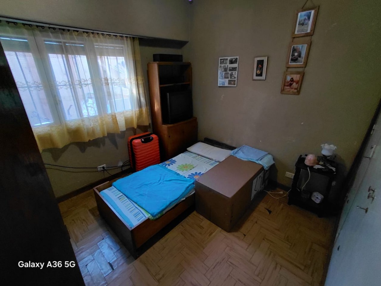 Chalet amplio con gran parquerizado en el ingreso 