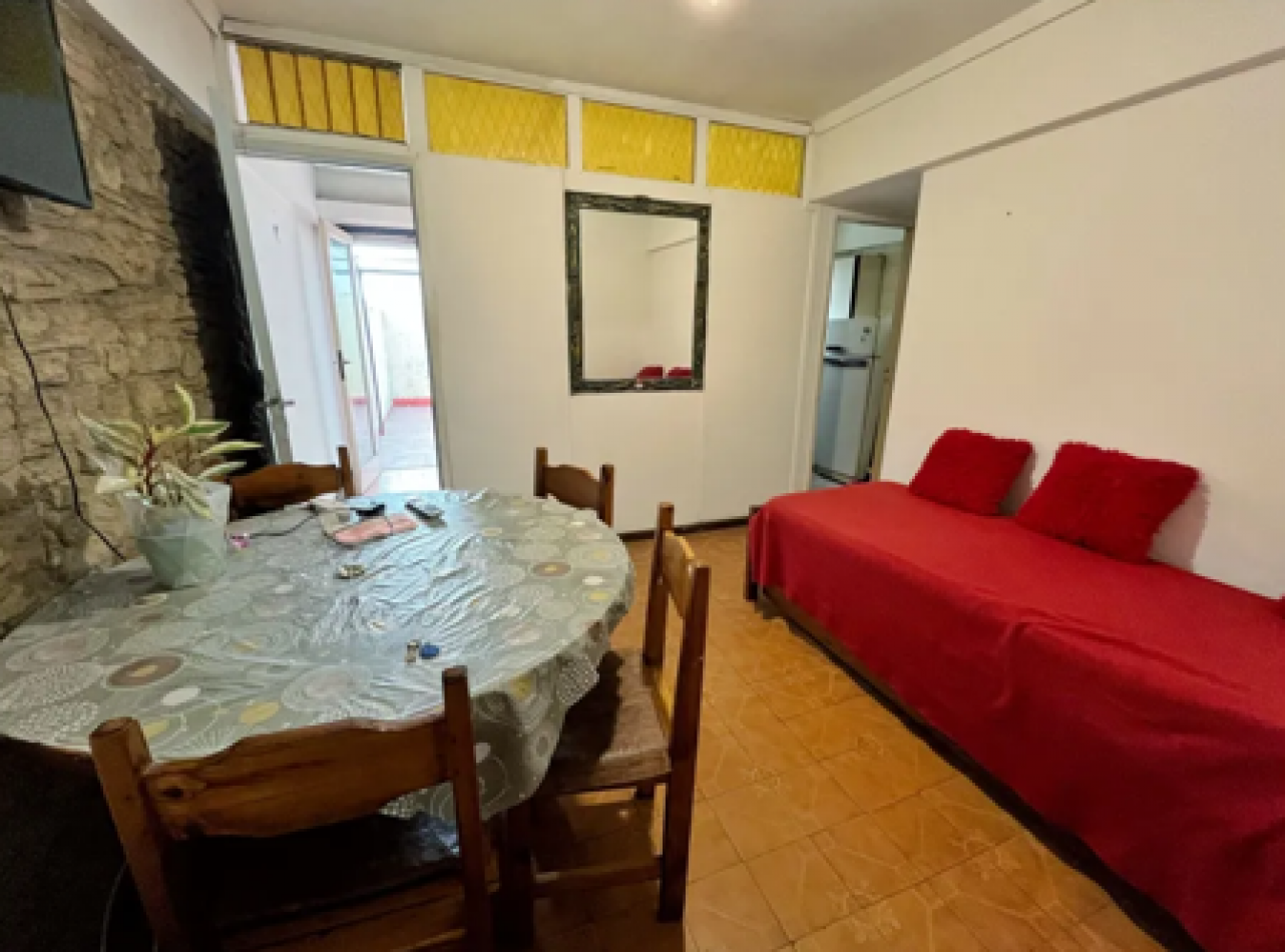 Departamento 2 ambientes,con amplia terraza ideal para uso estudiantes, temporada 