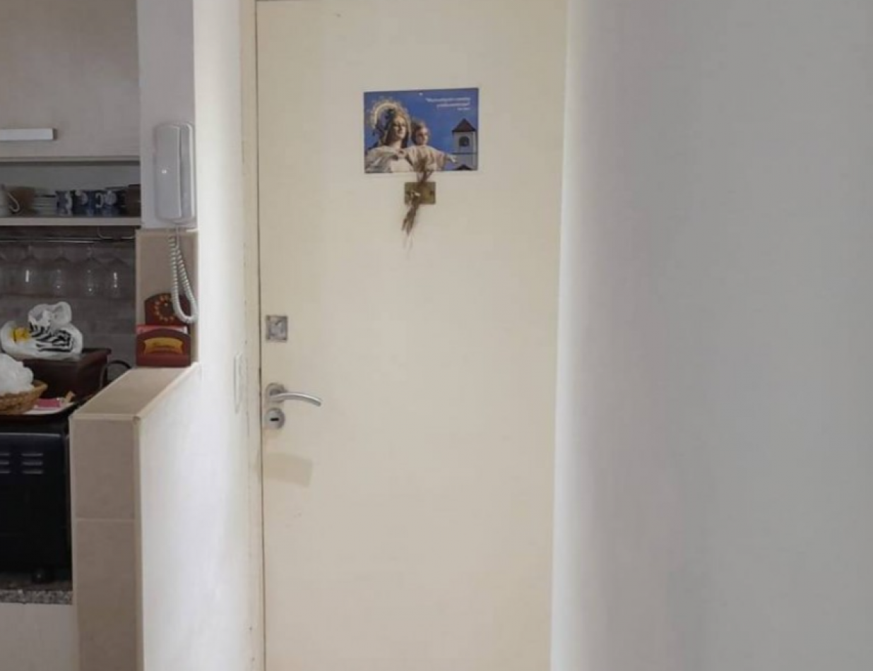 DEPARTAMENTO 2 AMBIENTES CON PATIO EN 1ER PISO  CENTRO MAR DEL PLATA.