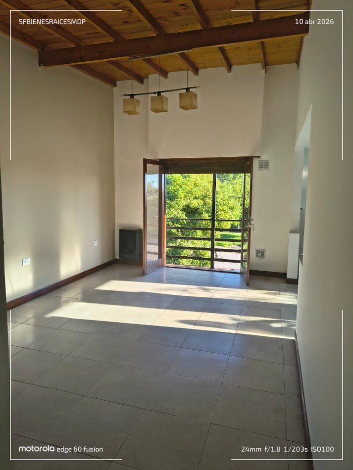 Chalet en planta alta 3 ambientes totalmente independiente, CON GARAGE 