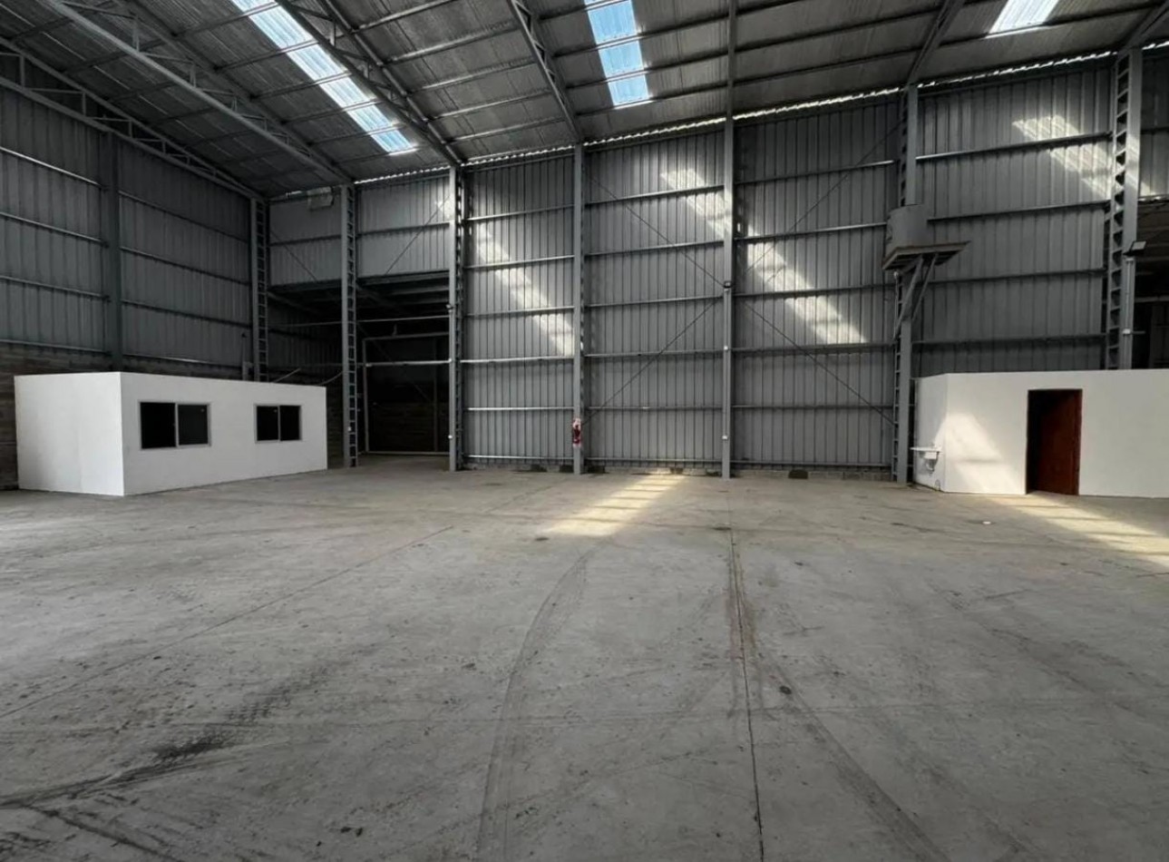 Galpon Alquiler nuevo! 1200m² cubiertos
