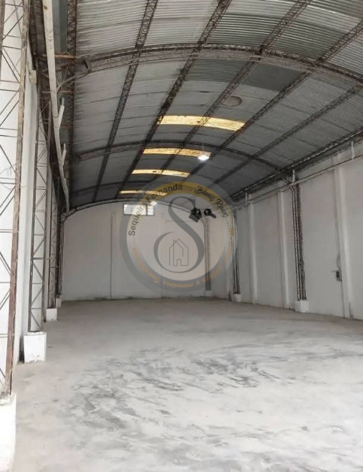 Galpon amplio, perfil mixto, logistica, almacenamiento y distribucion 