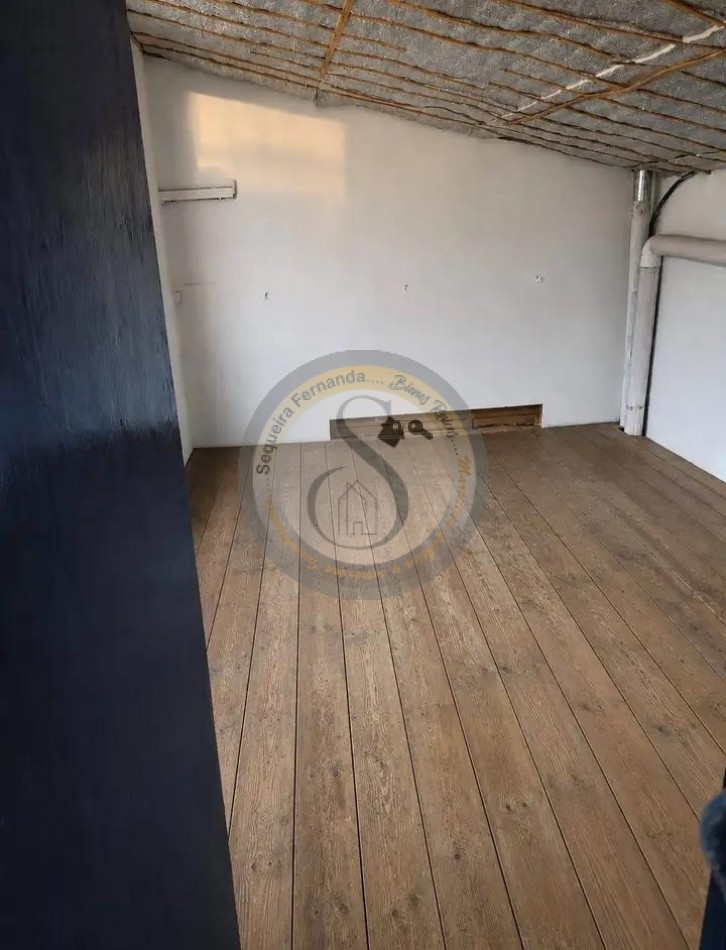 Galpon con administracion de 200m², Destinado para Deposito taller logistica o emprendimiento 