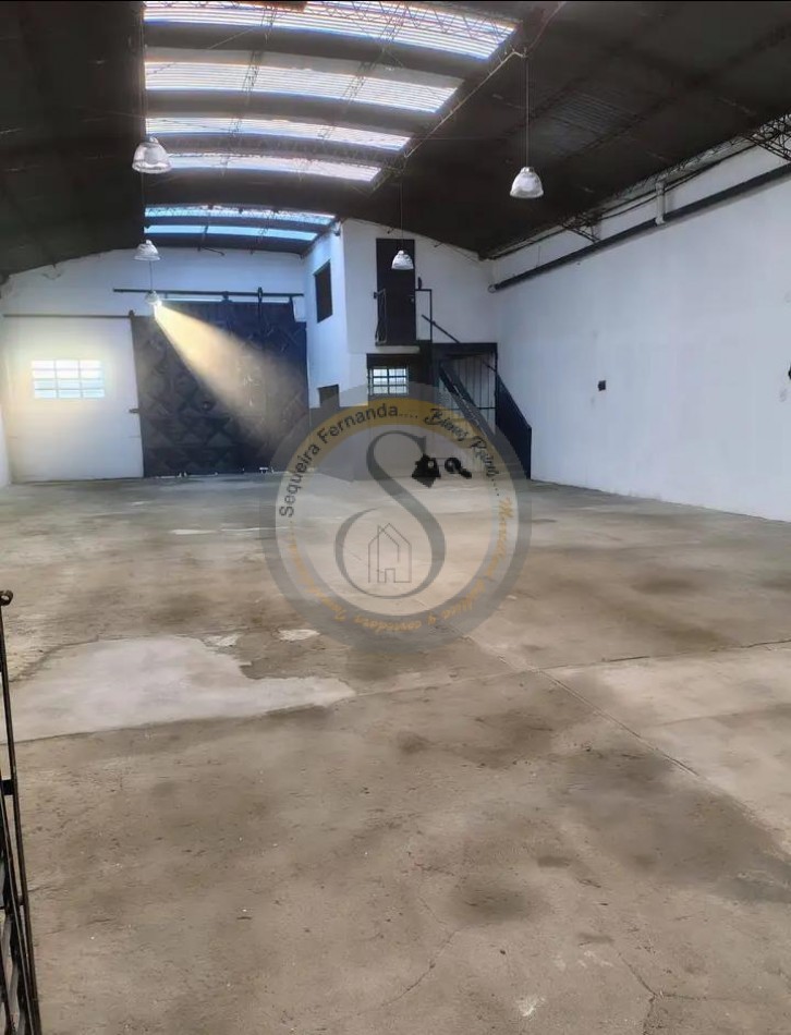 Galpon con administracion de 200m², Destinado para Deposito taller logistica o emprendimiento 