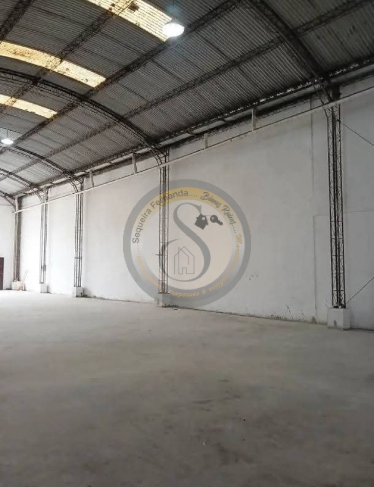 Galpon amplio, perfil mixto, logistica, almacenamiento y distribucion 