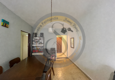 Departamento 3 ambientes con balcon hacia la calle mas quincho salon comedor