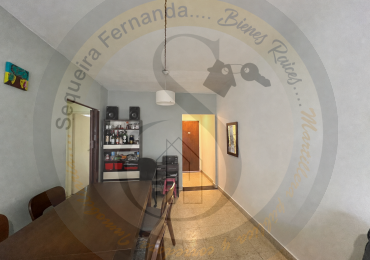 Departamento 3 ambientes con balcon hacia la calle mas quincho salon comedor